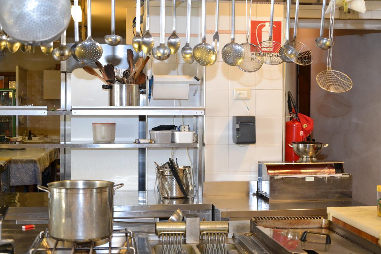 Albergo Ristorante Valsugana Primolano Bagian luar foto
